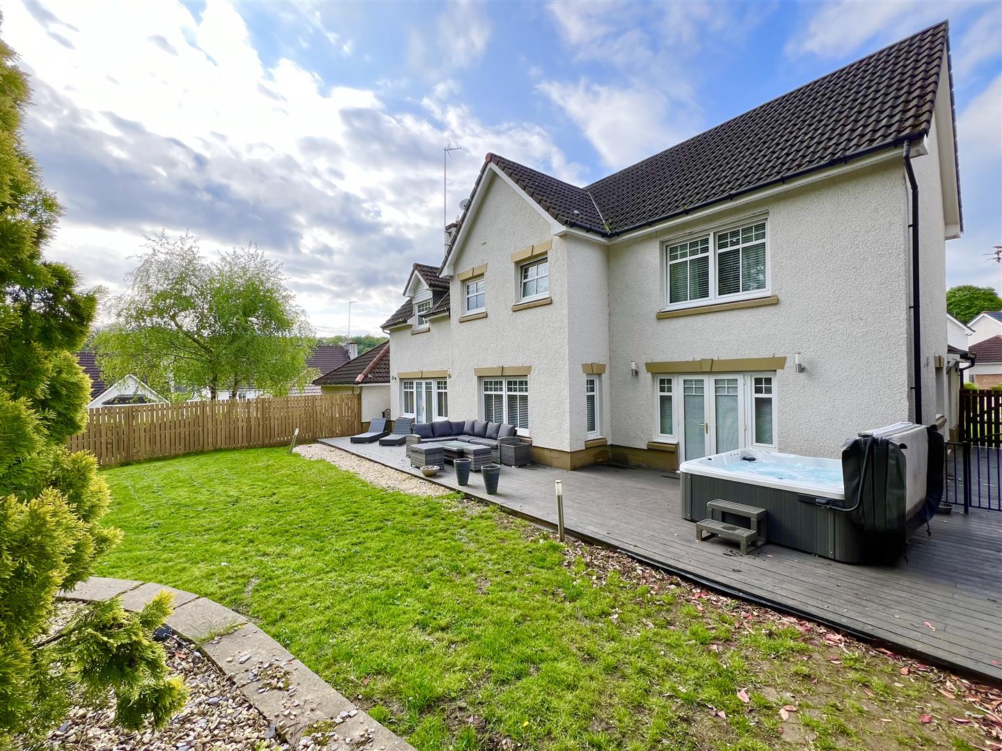 Royal Gardens, Bothwell, Glasgow Residence Estate Agents